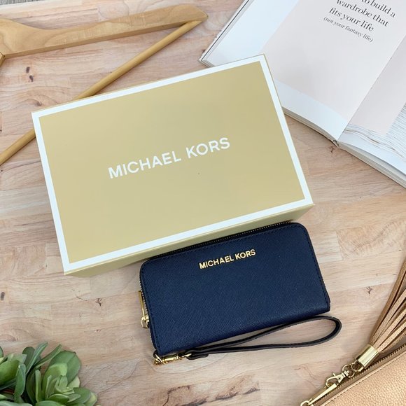 michael kors clutch wallet